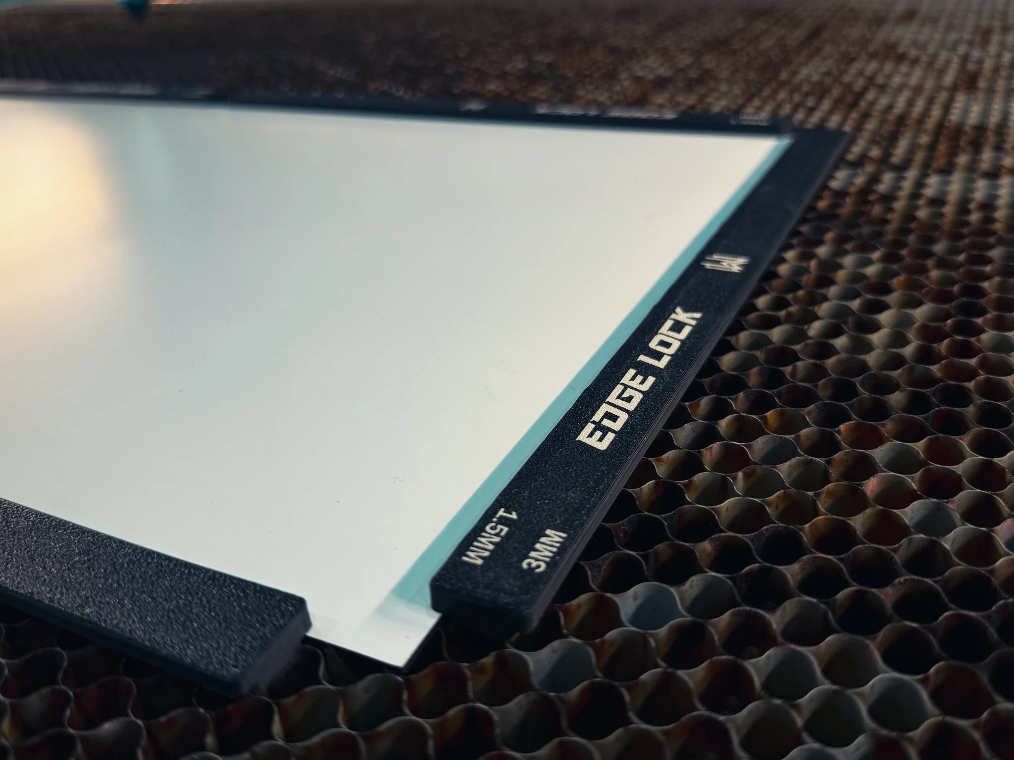 Edge Lock – Magnetic Hold Down Bars for Laser Engraving - Image 5
