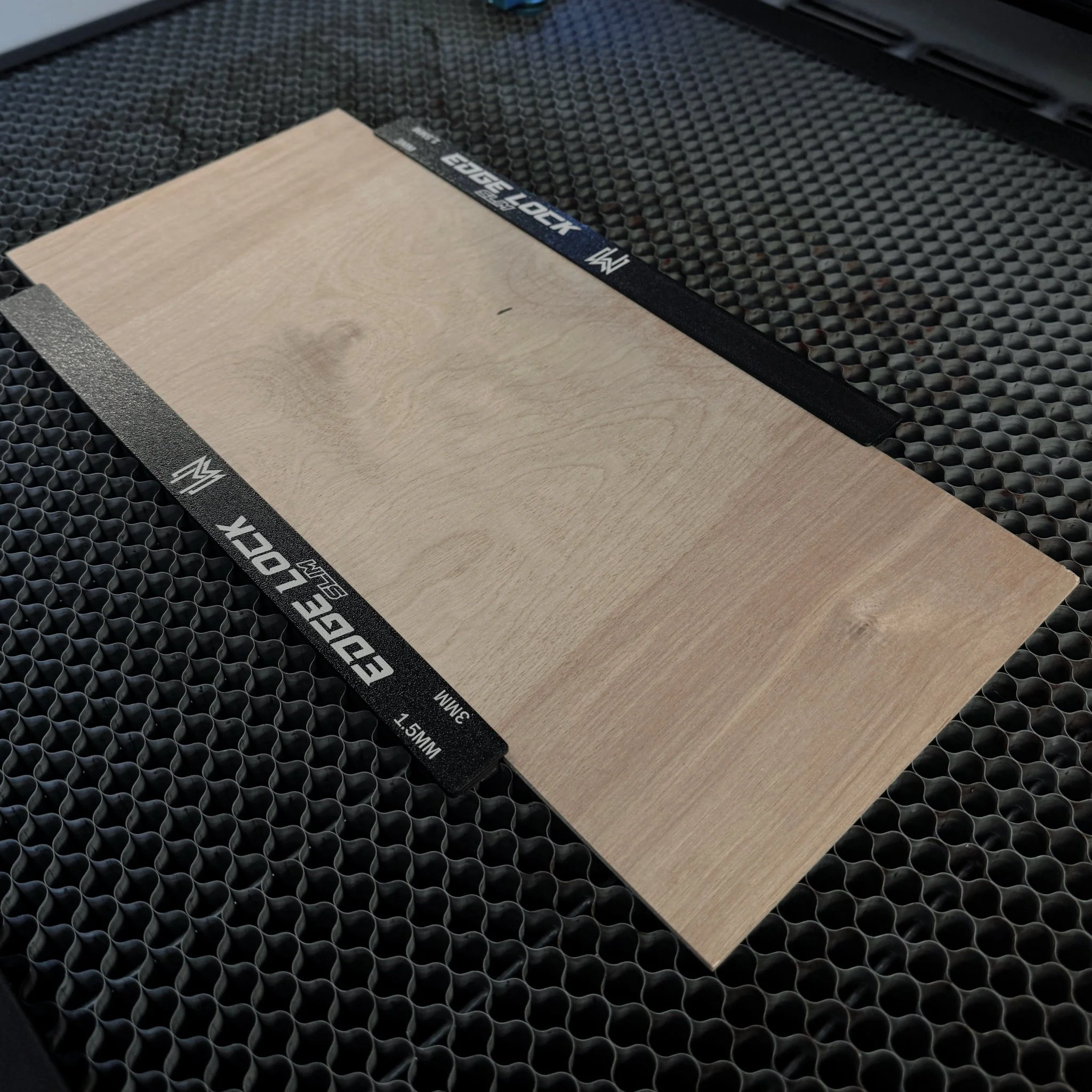 Edge Lock SLIM – Magnetic Hold Down Bars for Laser Engraving - Image 3