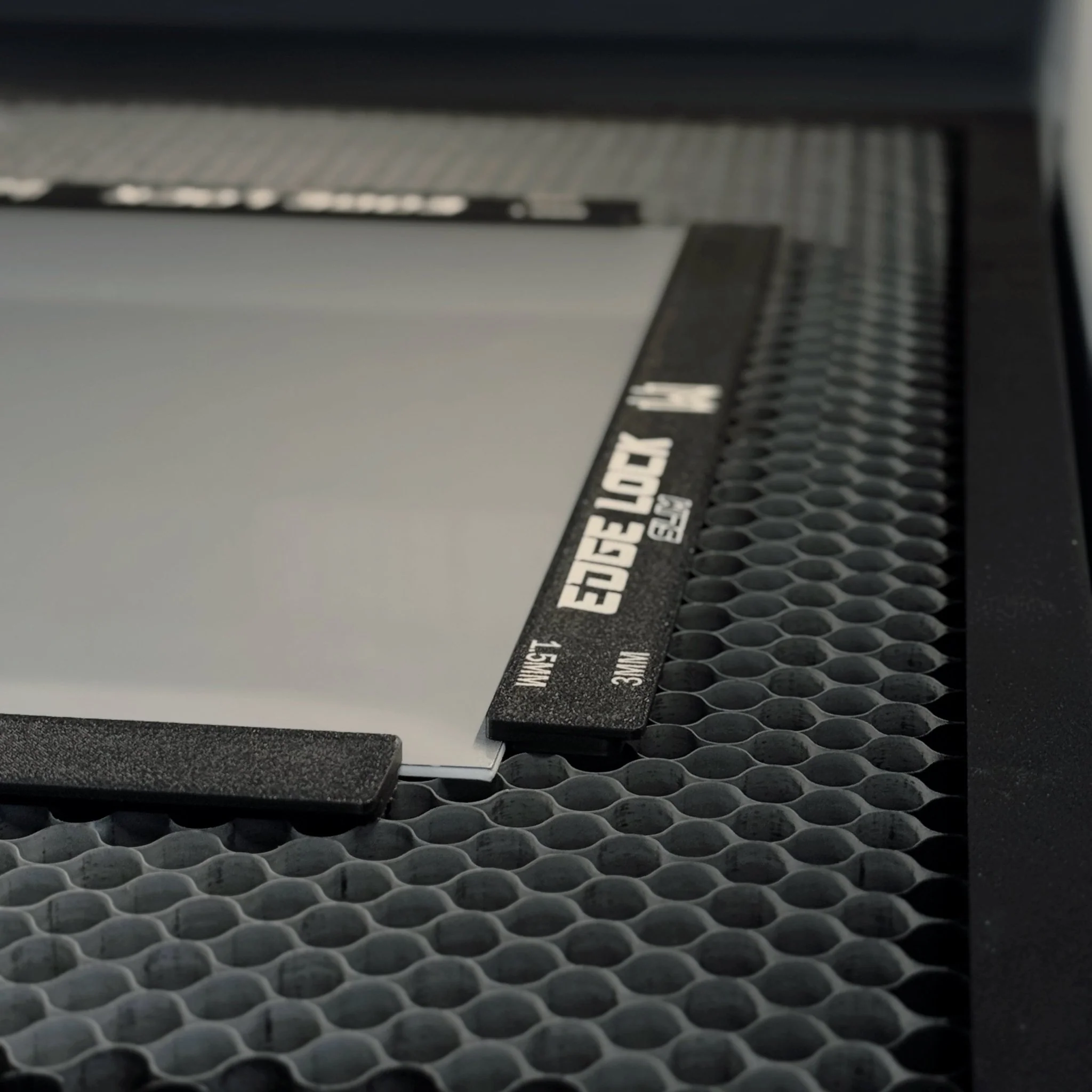 Edge Lock SLIM – Magnetic Hold Down Bars for Laser Engraving - Image 6